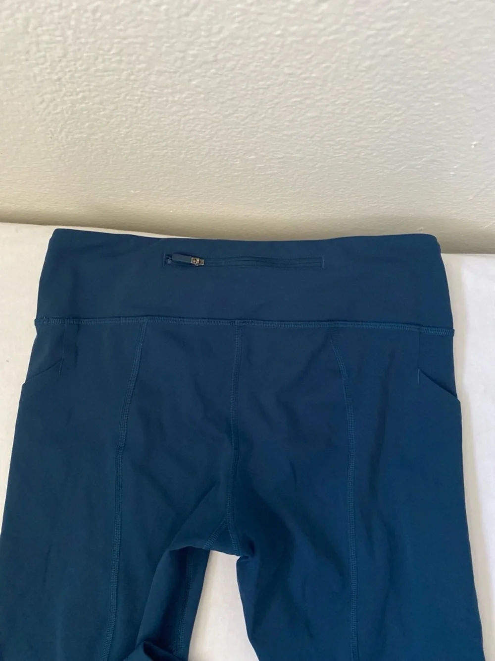 lululemon athletica Blue Capri Leggings Size 6